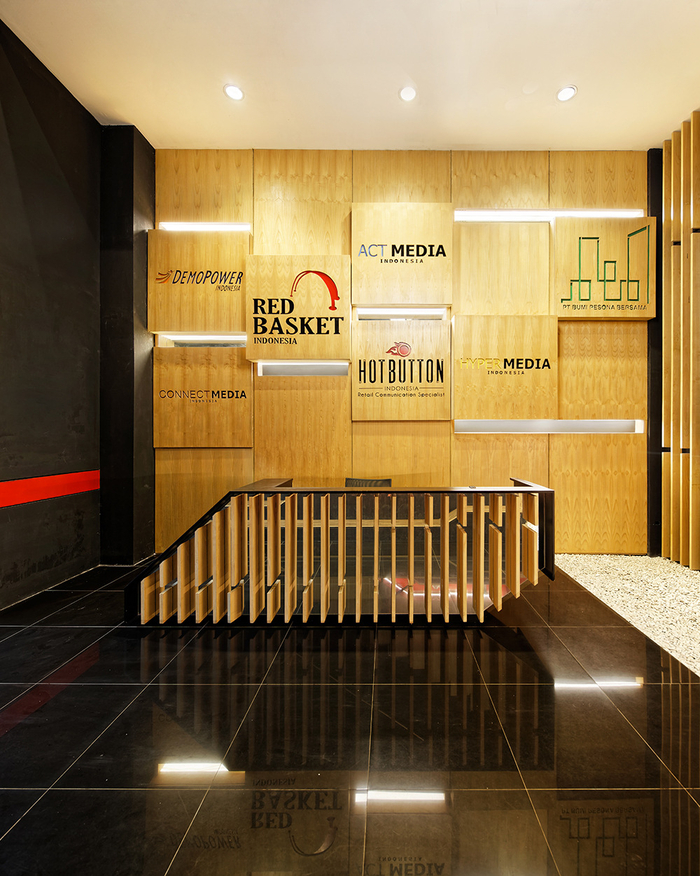 時尚木語  OMG印尼公司辦公室設(shè)計欣賞