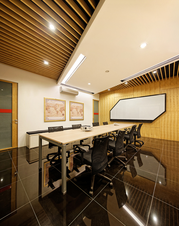 時尚木語  OMG印尼公司辦公室設(shè)計欣賞