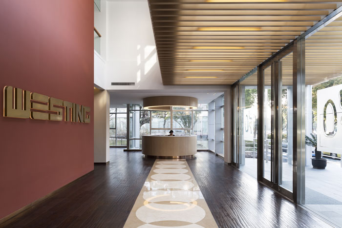 設(shè)計(jì)中給予辦公建筑更多自然通風(fēng)。