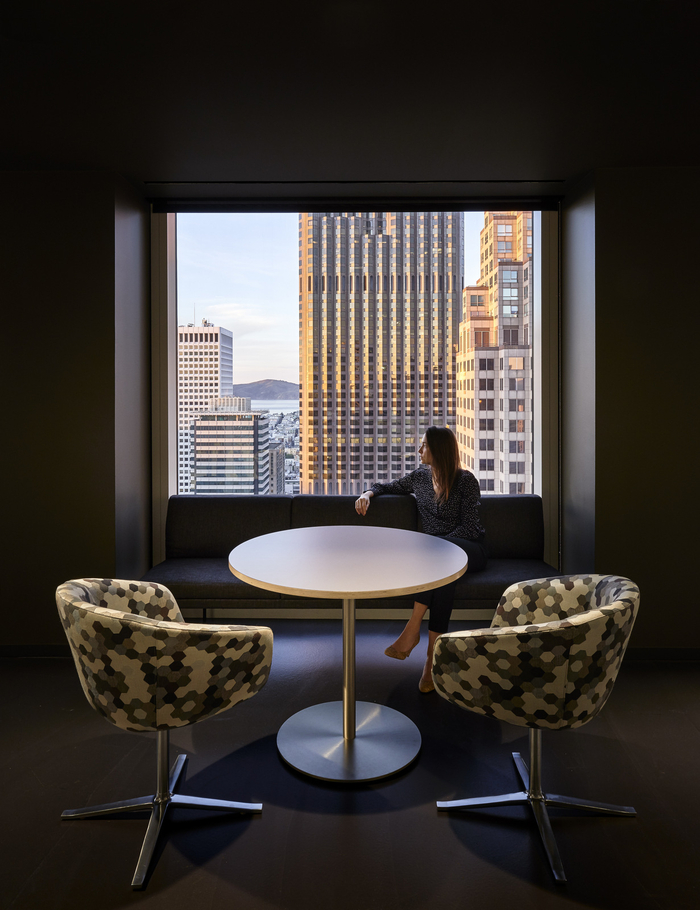 律師事務(wù)所簡(jiǎn)約大氣辦公室設(shè)計(jì)