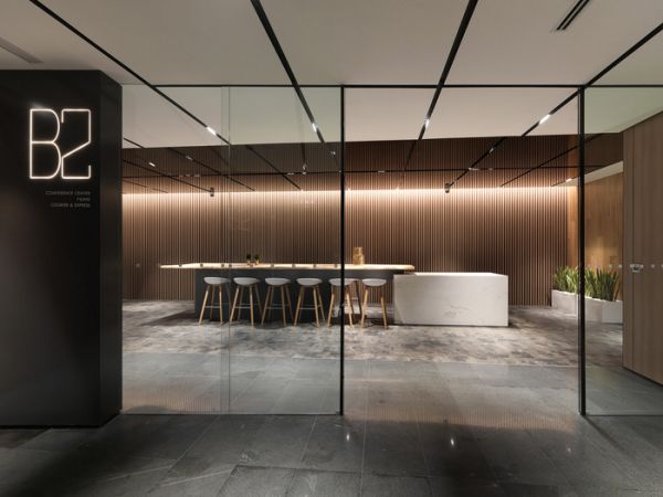 辦公室裝修設(shè)計打造的餐飲公司總部